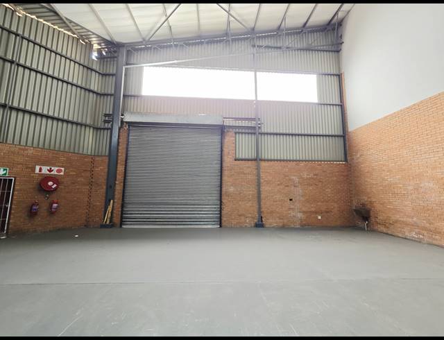677M² WAREHOUSE TO LET IN COSMO BUSINESS PARK
